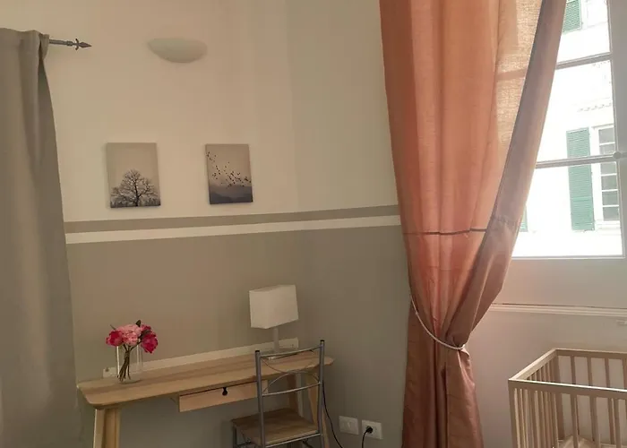 U Papaviu Cairoli 아파트 *